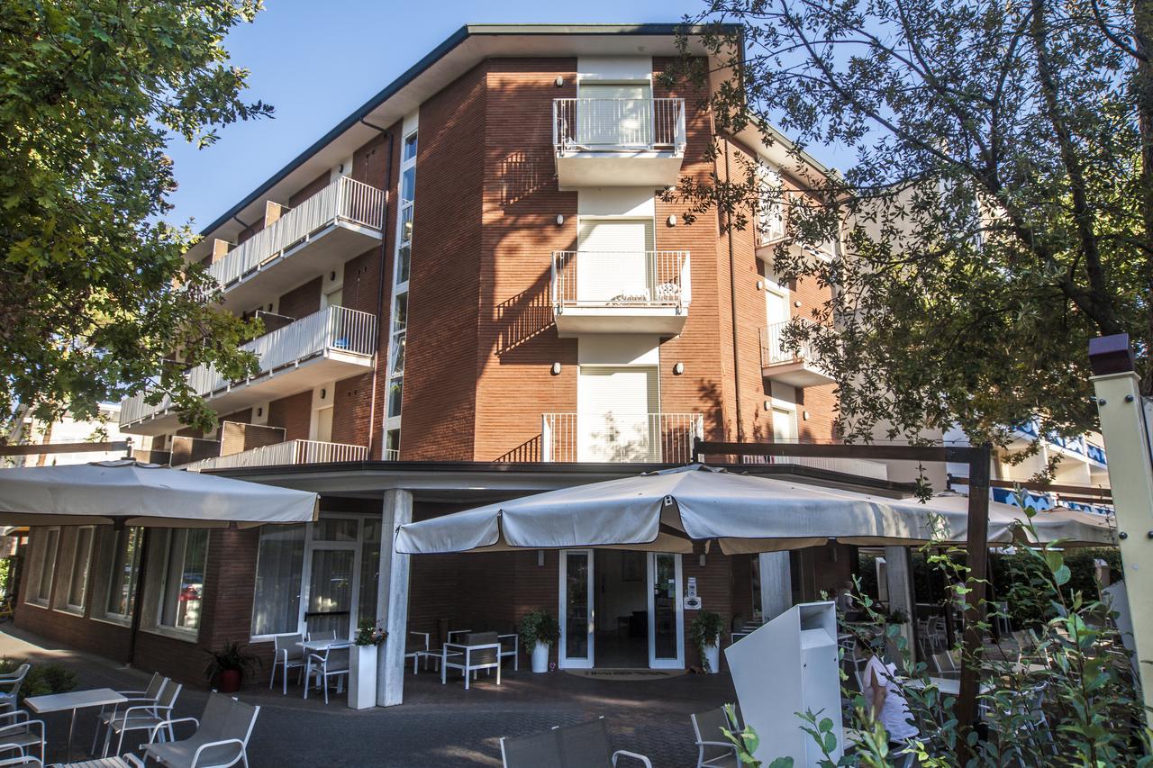 Hotel Orsa Maggiore Морской Милан Экстерьер фото